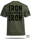 T-shirt graphique Le fer aiguise le fer