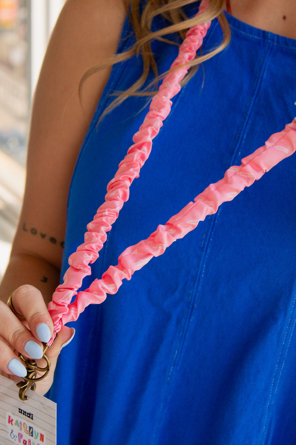 Cordon tour de cou rose vif
