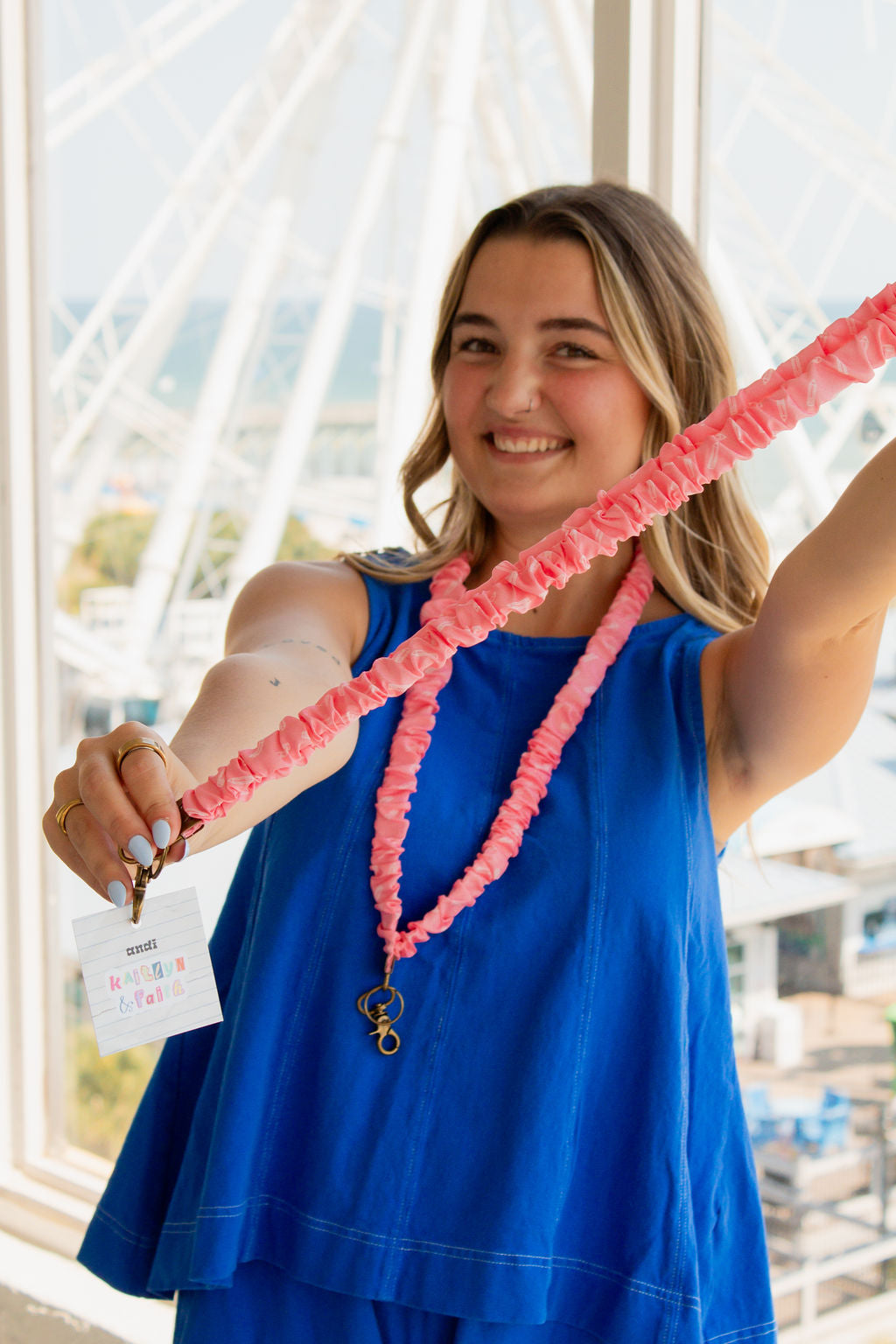 Cordon tour de cou rose vif